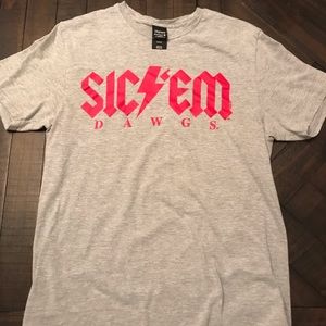 Georgia bulldogs spirit wear. Size:M (Women’s). Only worn once.